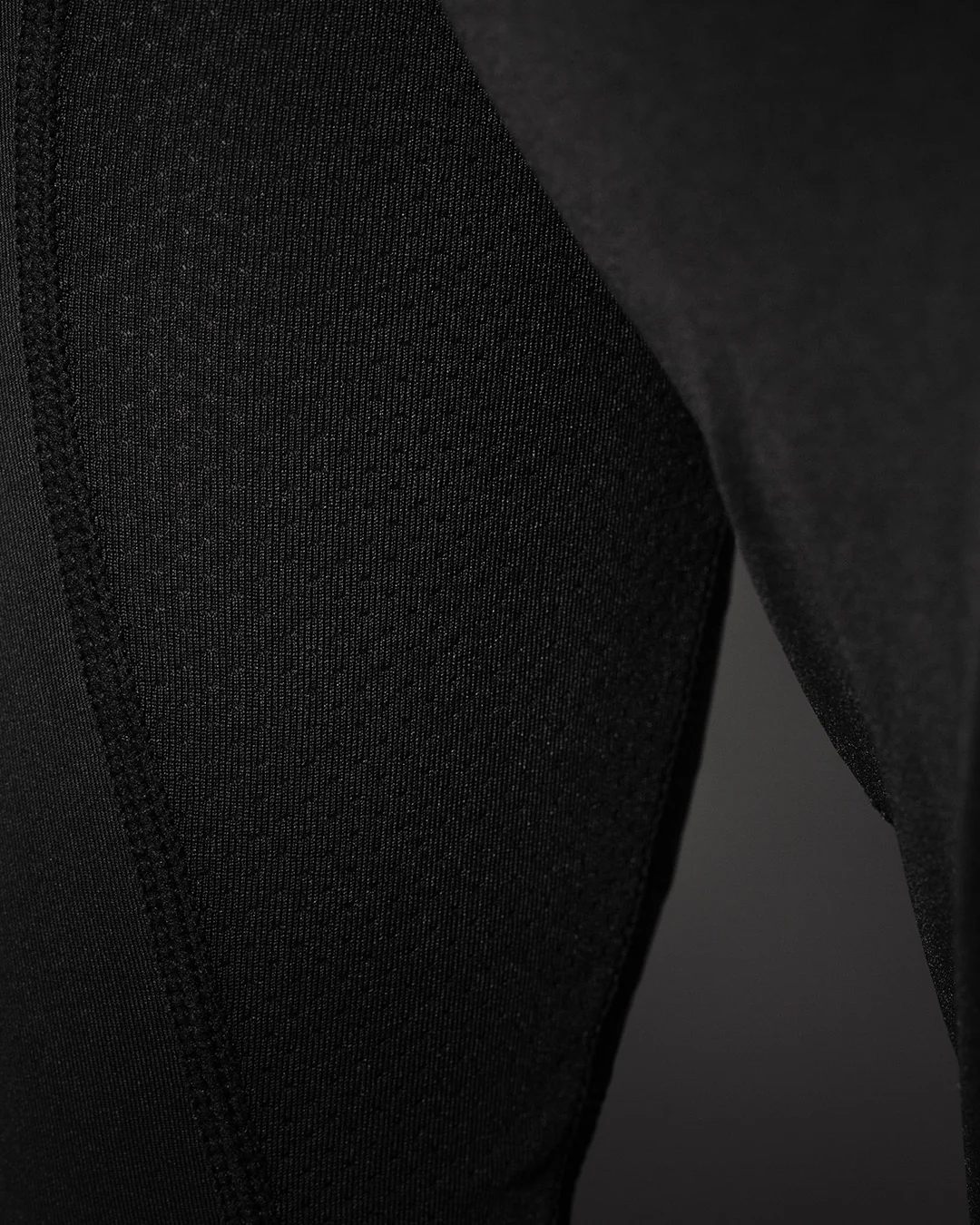 Saddler Compression Long Sleeve T-Shirt - Black - Image 12